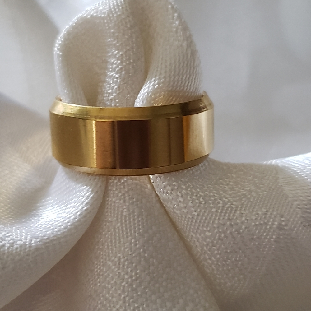 Engraveable! Goldtone Titanium Wedding Band